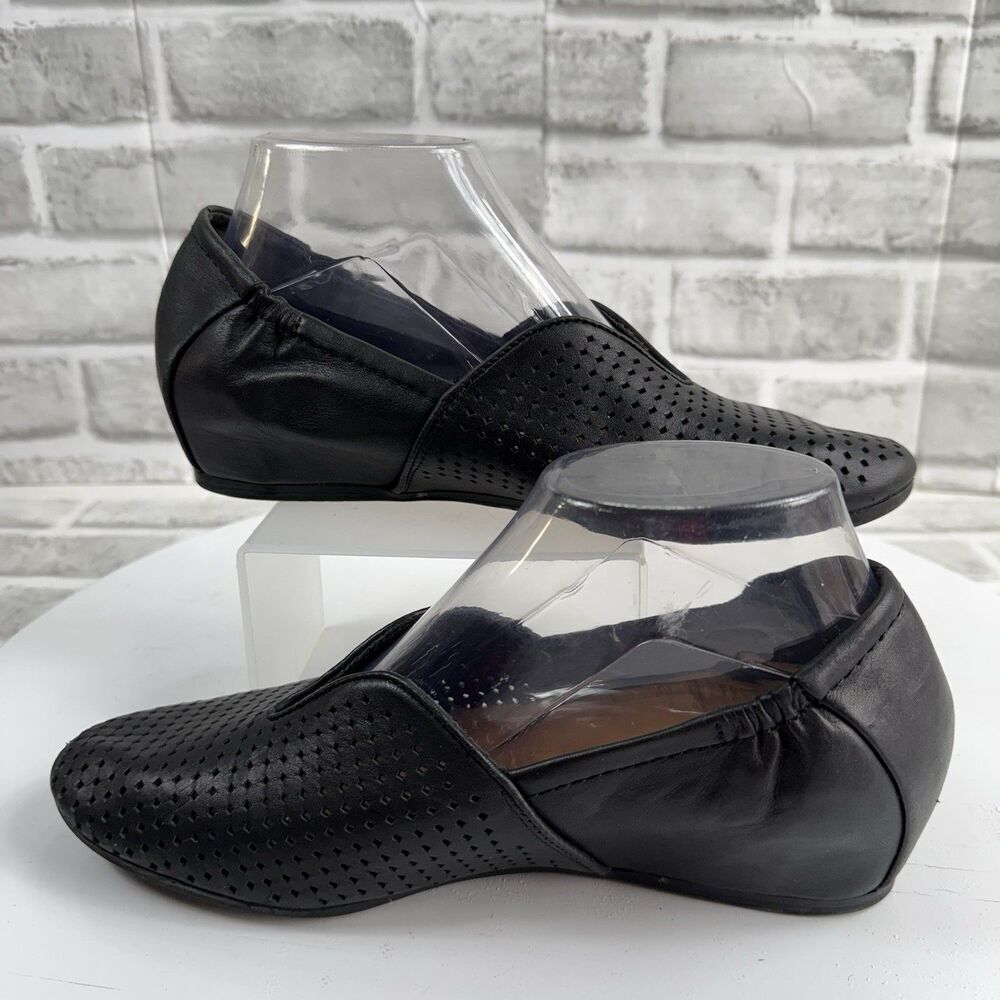 Sole Bound by BareTraps Norah Women's Size 7.5 Black Leather Wedge Comfort Shoe - Picture 4 of 13